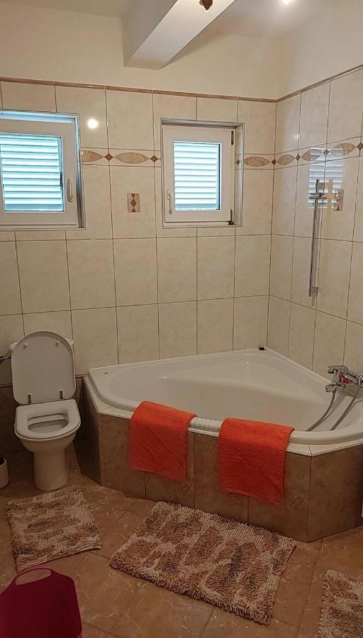 Apartmani Katarina Mundanije ภายนอก รูปภาพ