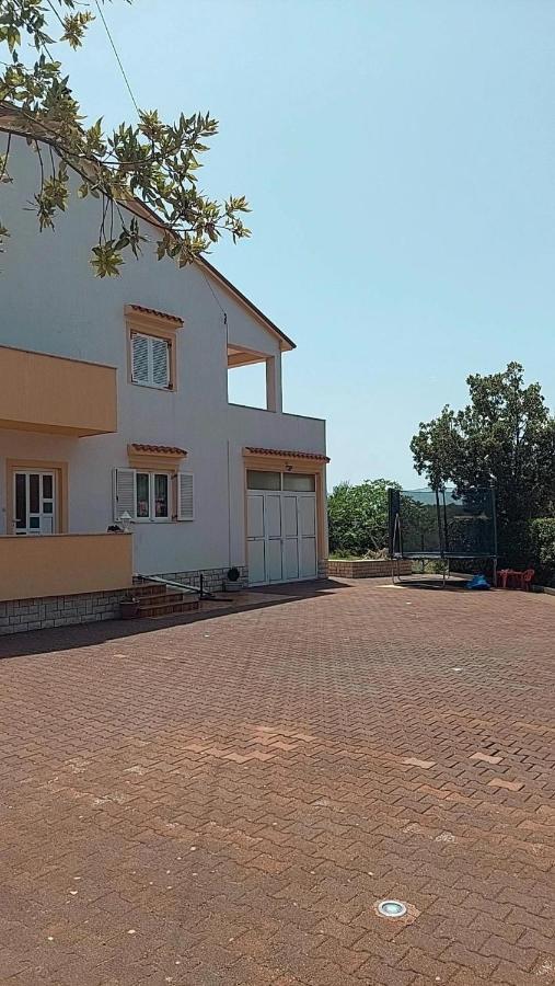 Apartmani Katarina Mundanije ภายนอก รูปภาพ